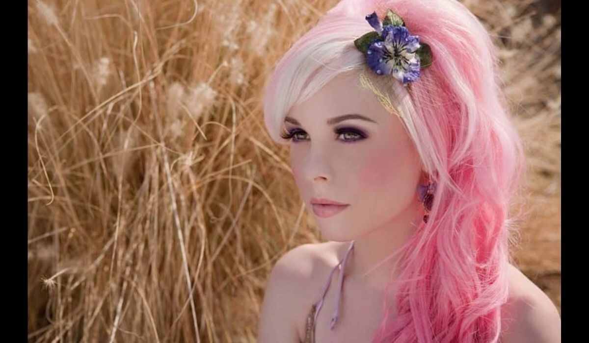 Unnatural Hair Colors For Pale Skin Blonde