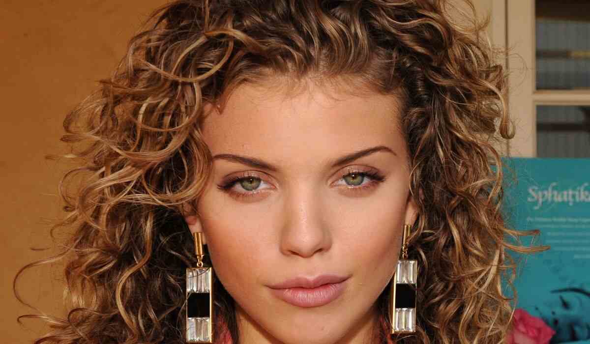 Celebrities Rocking Curly Hairstyles